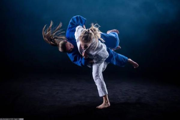 报体育培训班时是否需要缴纳保证金？